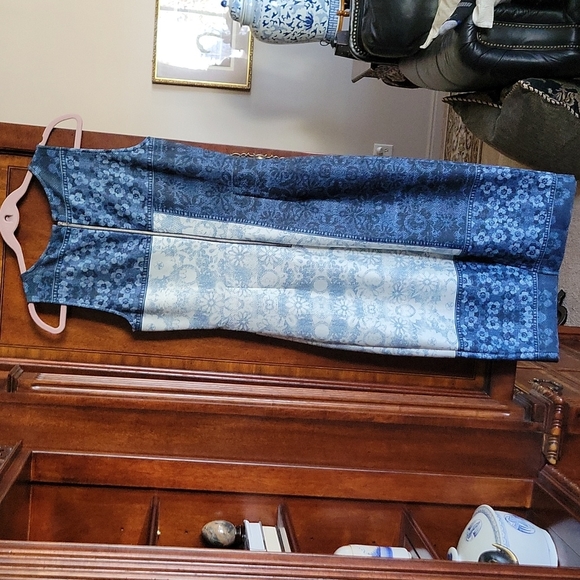 BEIGE by eci Darling Navy waisted Sleeveless DRESS - Picture 6 of 6